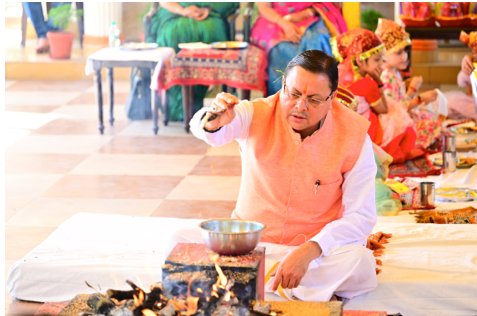 मुख्यमंत्री श्री पुष्कर सिंह धामी ने शारदीय नवरात्र की महानवमी के पावन अवसर पर वैष्णवी शक्ति माँ महामाया जगत जननी आदिशक्ति भगवती की उपासना को समर्पित नवरात्रि के पावन पर्व का उद्यापन कर हवन किया।